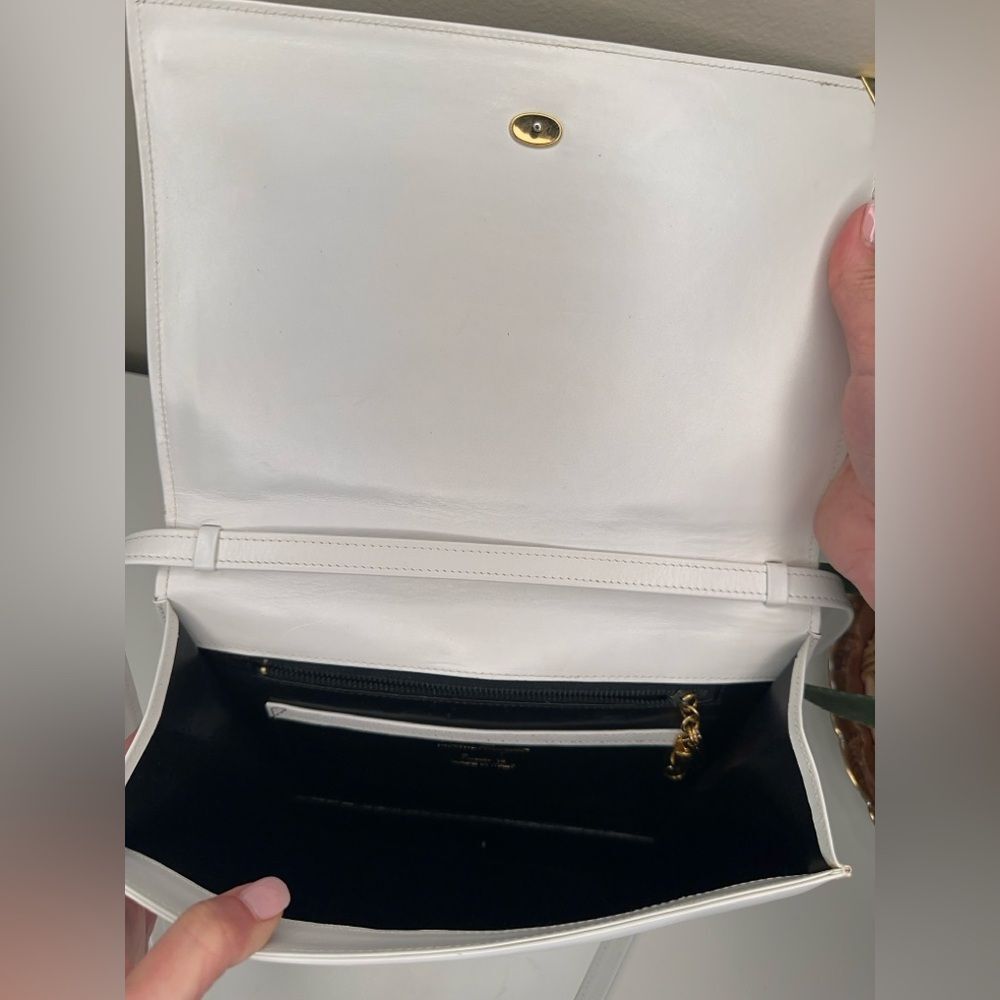 Vintage Salvatore Ferragamo White Navy Leather Shoulder Bag Gold Hardware Italy - Picture 5 of 14